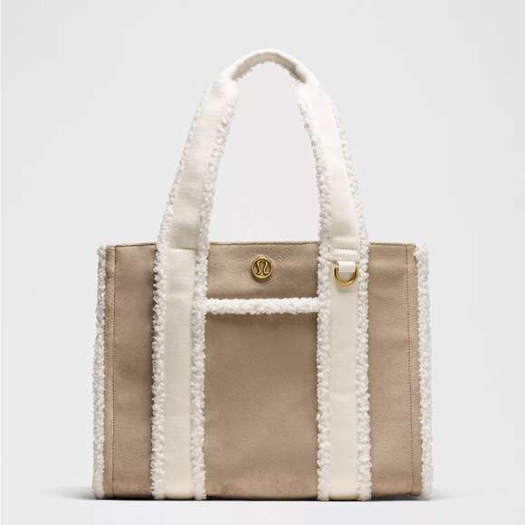 lululemon athletica Handbags - Lululemon Boxy Tote Bag 10L Faux Shearling Trims